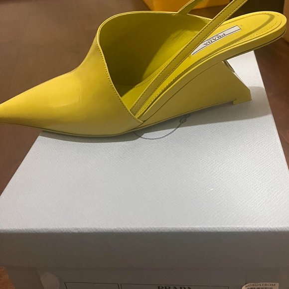 Pointed Toe Slingback Pump (Women) - Picture 1 of 4